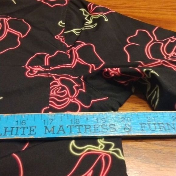 NWT Men's Just Attitude Neon Roses Short Sleeve Button Down Shirt - Picture 9 of 13